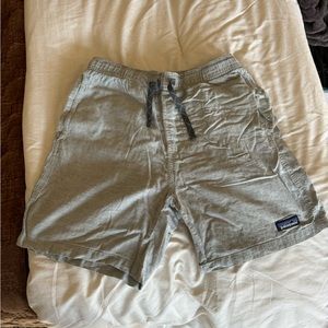 Men’s Patagonia, baggies, natural shorts 6”